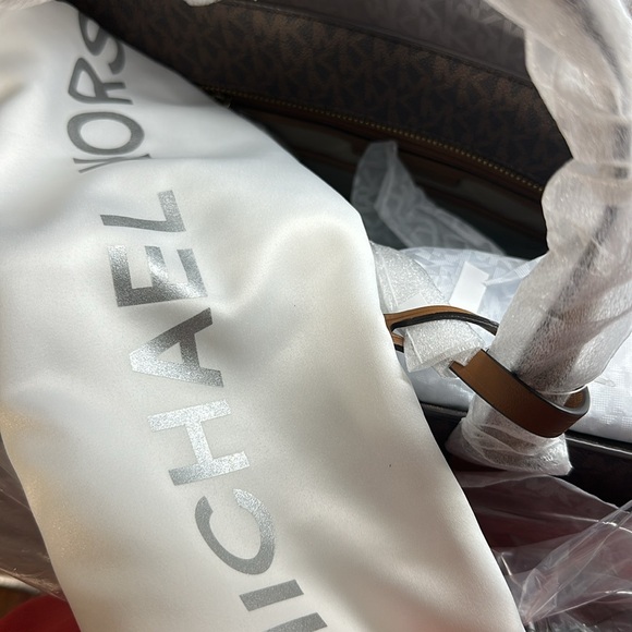 Michael Kors NWT Sinclair tote studded MK monogram brown - Picture 6 of 7